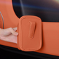 🥳¡OFERTA TOP 2026!🥳💞¡Más de 50,000 vendidos! 🚗🧺Portavasos de Cuero para la Puerta del Coche – Apertura amplia para acceder fácilmente a bebidas y al teléfono. Se fija con clip para un ajuste seguro. Fabricado en cuero PU, resistente y elegante. 🛡️✨