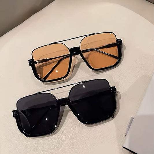 Gafas de sol ligeras y de lentes tintadas de moda